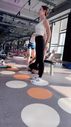 Poster: young asian mistress - Chinese gym female freedom