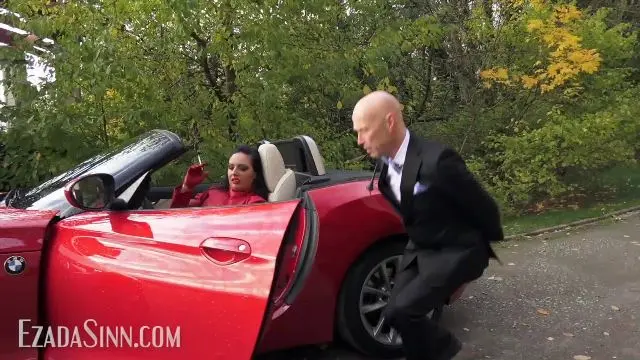 Poster: Ezada Sinn: mistress smoking - Full service butler