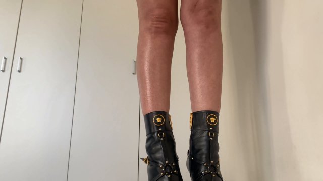Poster: High Heels Goddess Lady Latisha Cockbox - Lady Latisha - Exklusive Compilation - Versace Stiletto Boots - Cock Trampling - POV -Vol. 1
