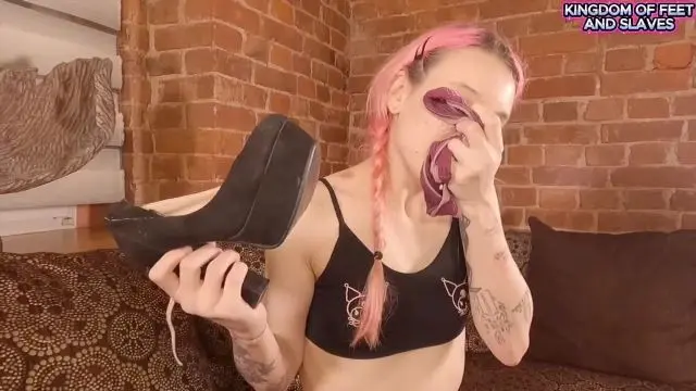 Poster: KINGDOM OF FEET AND SLAVES: chastity footworship - Hot girlfriend visit prt 3