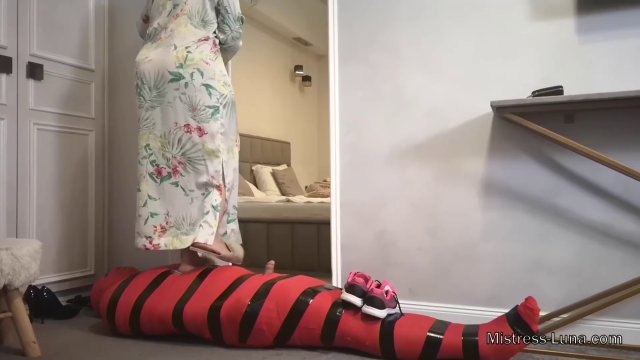 Poster: Mistress Luna Foot Worship - Human carpet for one full day