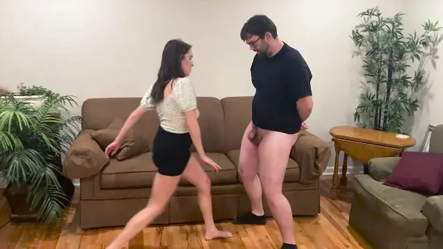 Poster: Onlyballkicking: kinky mistress ballbusting - 500 Knees Challenge - Cadence