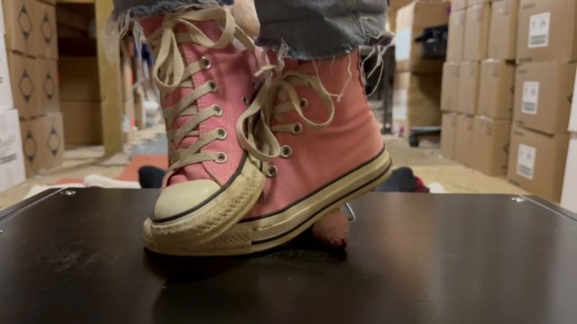 Poster: Sneaker Ballbusting Studio Goddess Kate S - Converse Dick Stomping on Sunday night