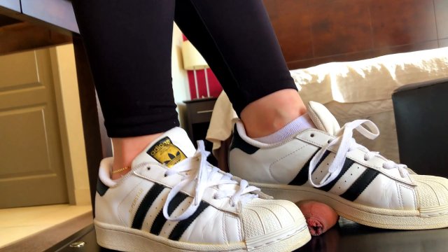 Poster: Sneaker Ballbusting Studio Ballbusting - Mistress Lexi Minty Fresh Trampling
