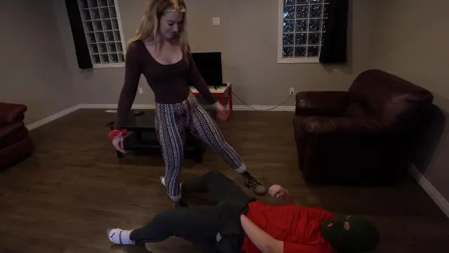 Poster: SofiaStudios: female domination ballbusting - My Fan With the Broken Nut Came Back